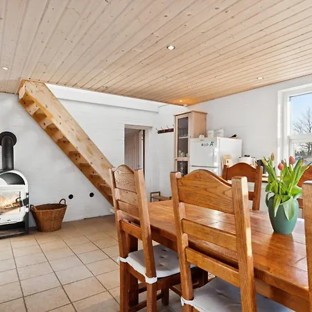 Fredeligt Nær Og * Nordenbro Vesteregn